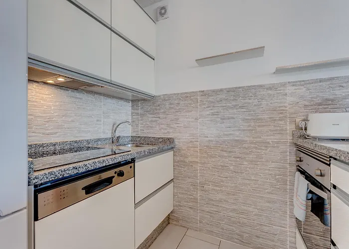 14th Floor Panoramic View Апартаменты