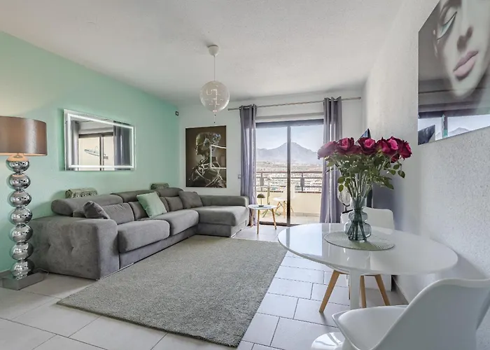 14th Floor Panoramic View Апартаменты